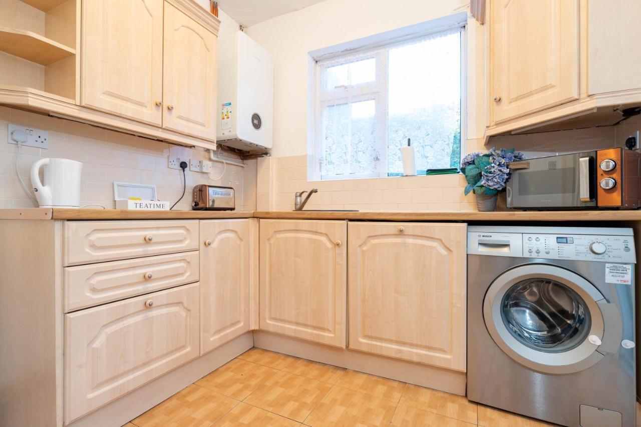Large 4 Bedroom House - Top Rated - Off-Street Parking - Garden - Sleeps 9 - Contractors - Groups - Pool Table Northfield Exterior photo